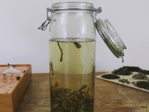 How To Cold Brew Loose Leaf Black Oolong Tea